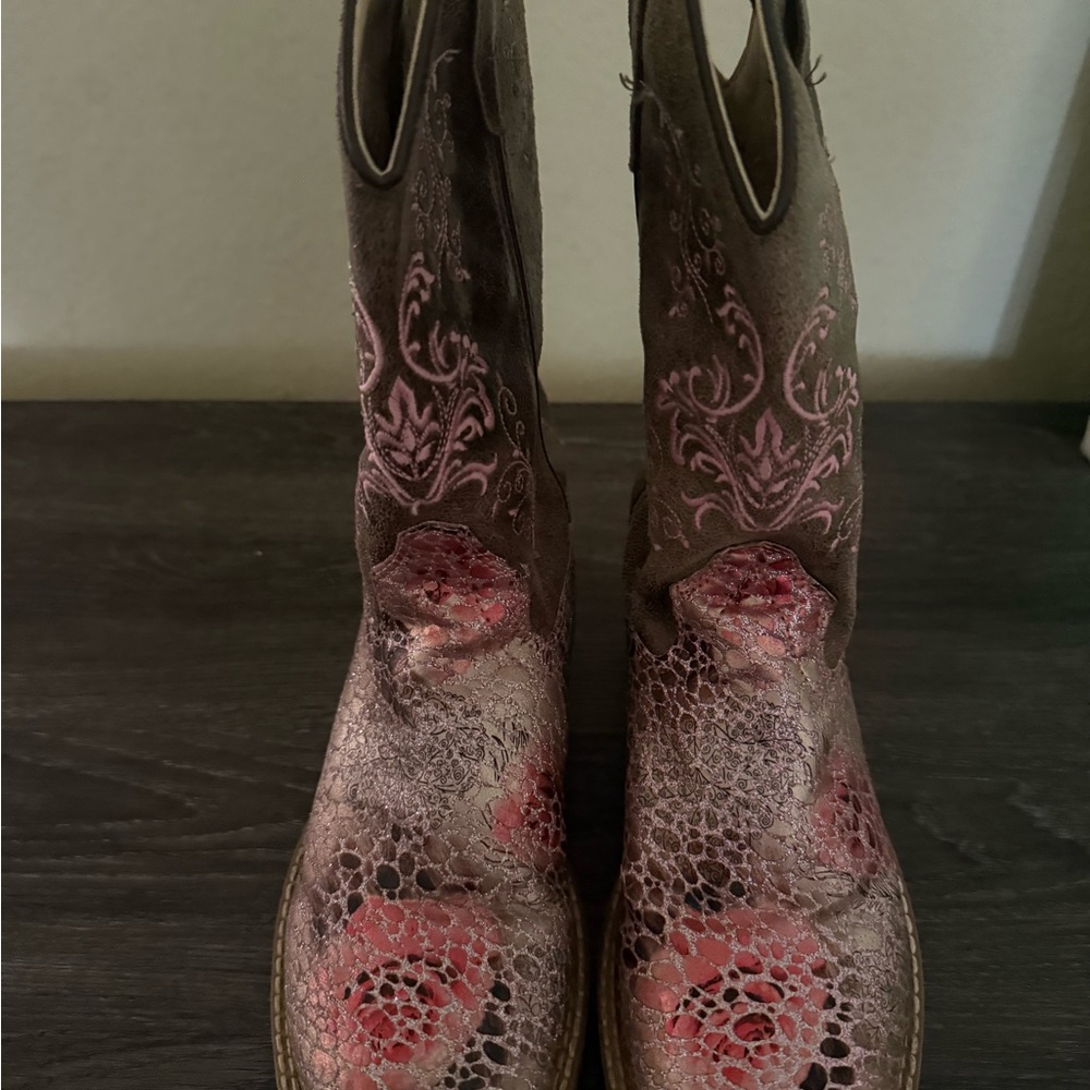 Children's Embroidered Boots - Pink and Brown
